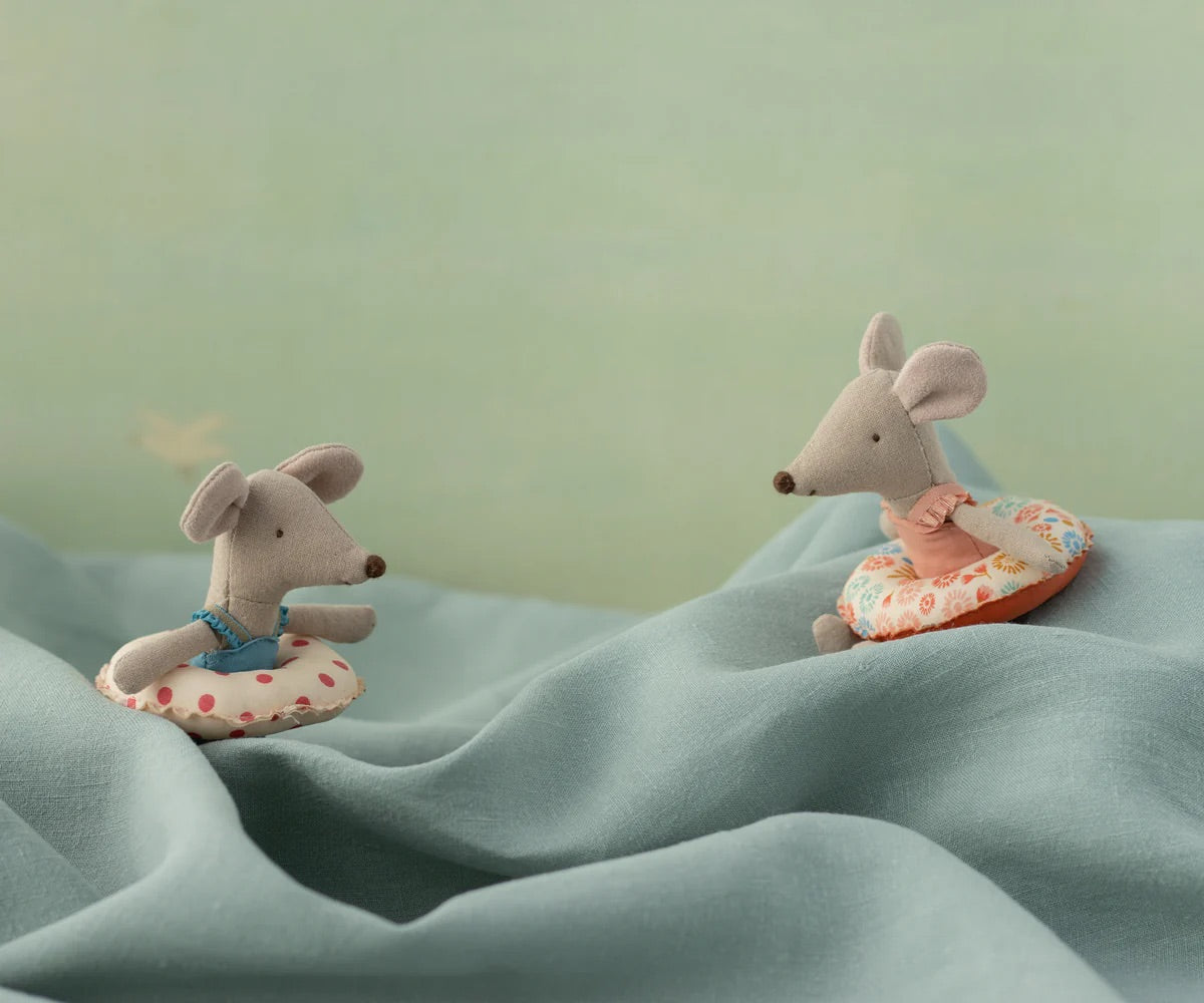 Beach Mouse with Float | Little Sister - Flower