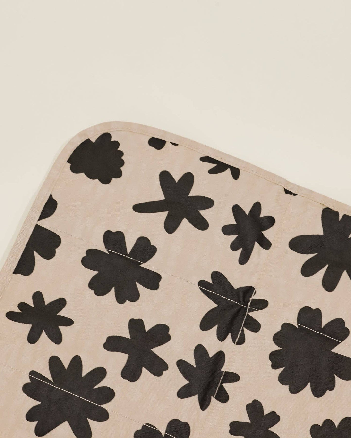Quick Change Kit Bag: Black Grid