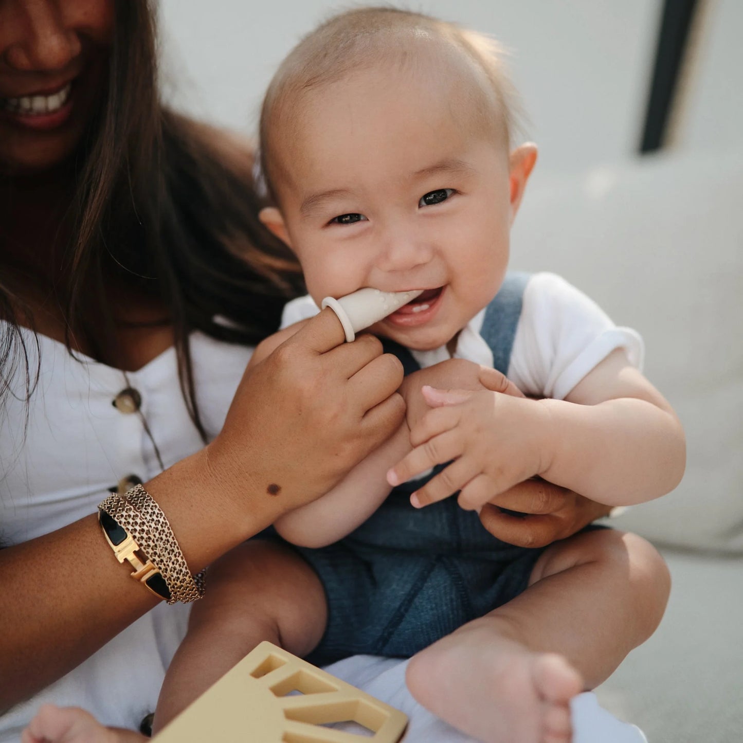 Finger Toothbrush | Clay/Shifting Sand