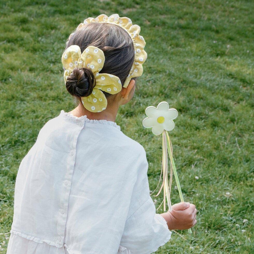 Darling Daisy Hair Scrunchie