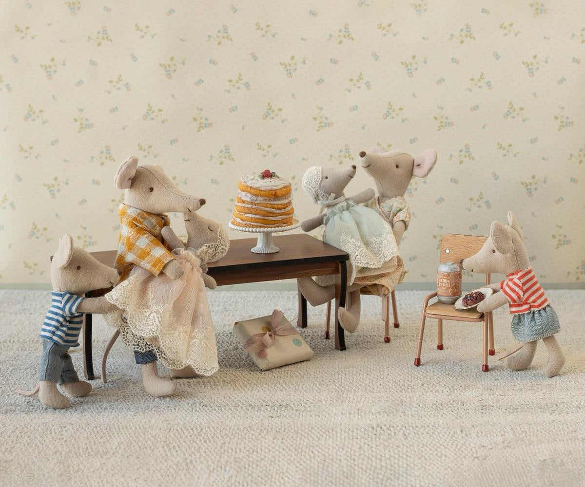 Mouse Long Dining Table