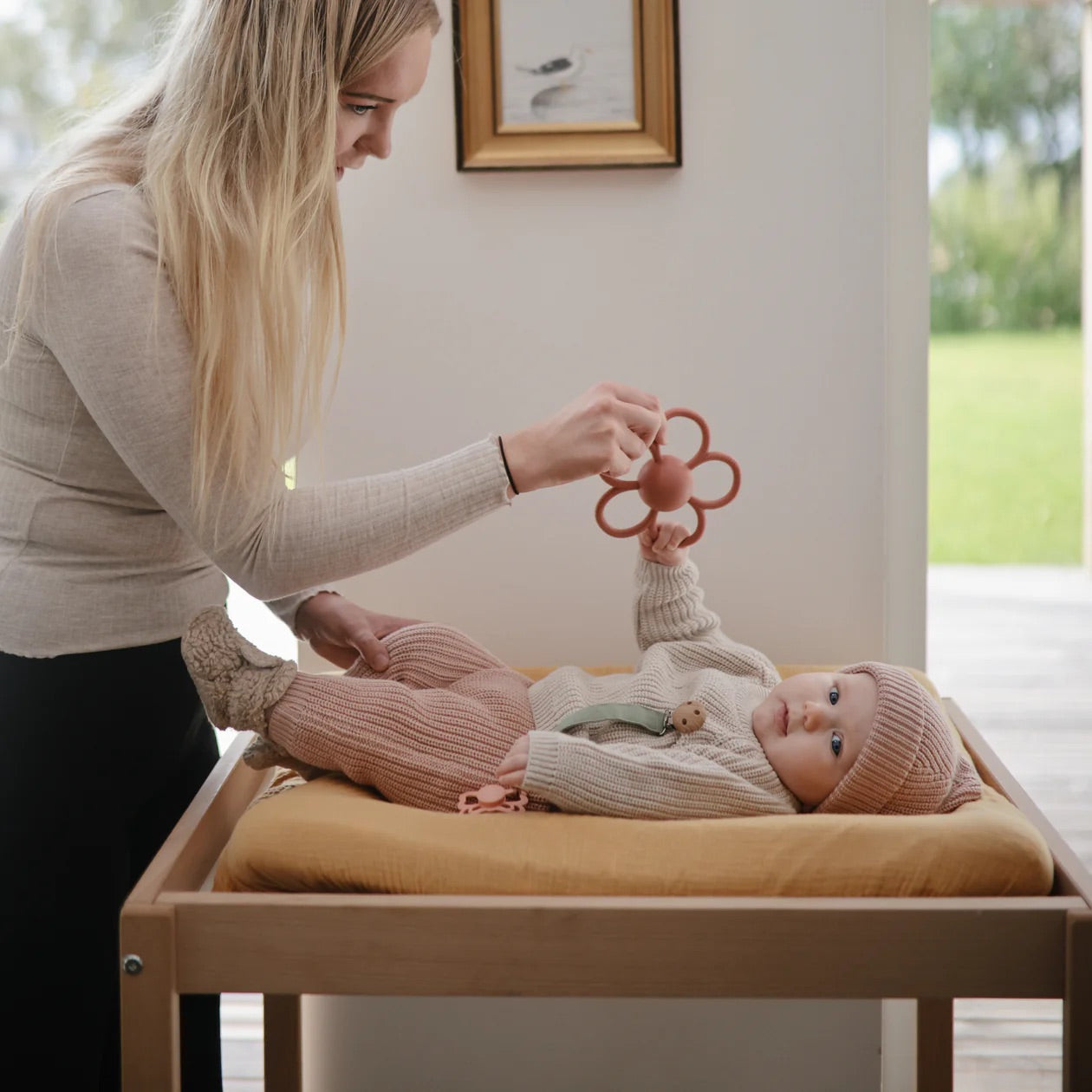 Daisy Rattle Teether | Dusty Rose