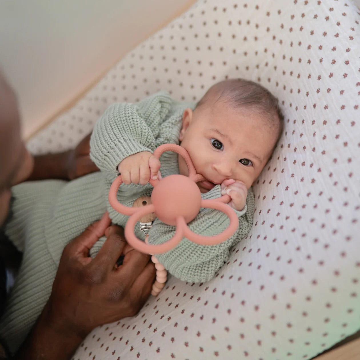 Daisy Rattle Teether | Dusty Rose