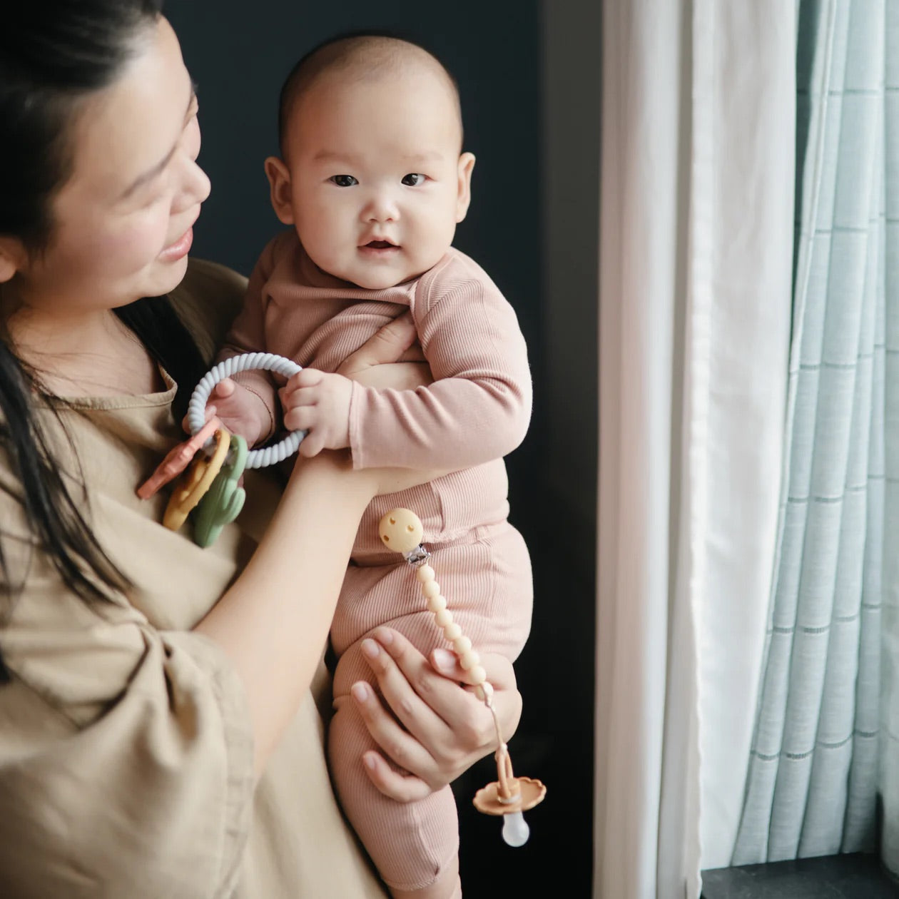 Silicone Pacifier Clip | Pale Yellow