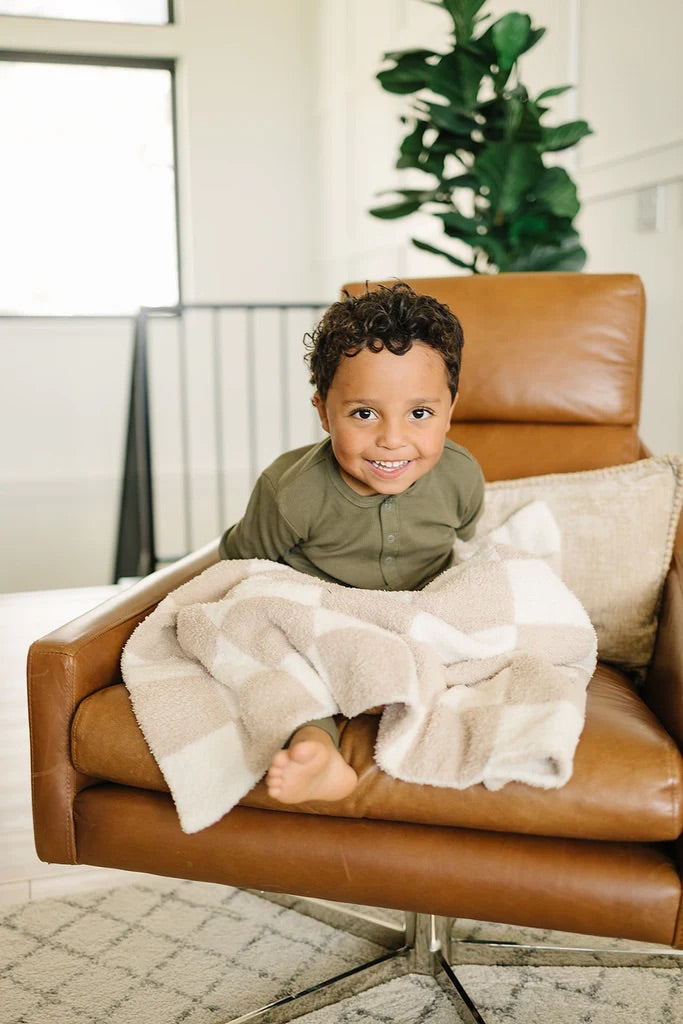 Plush Blanket I Checkered Taupe