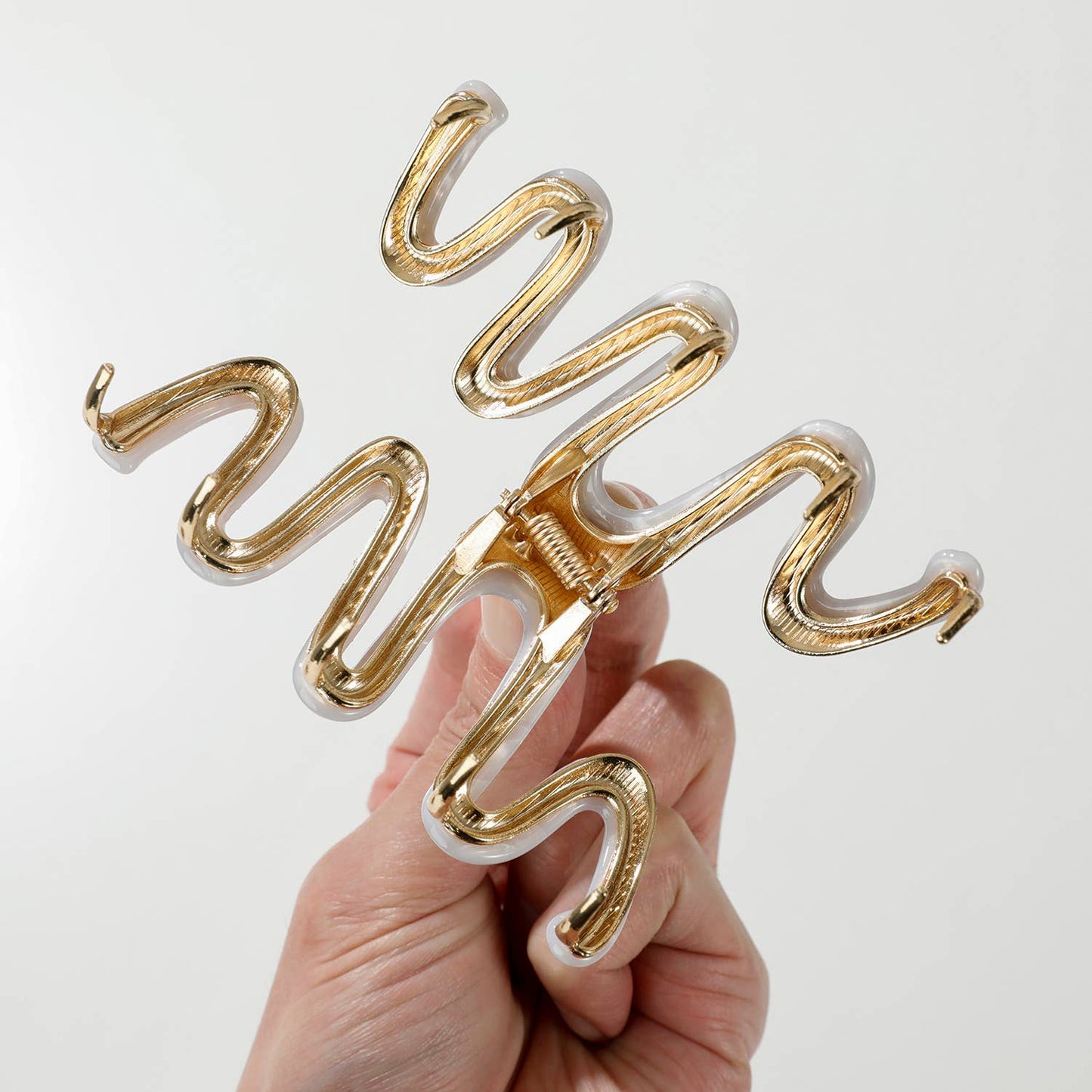Large Willow Metal Squiggle Claw Clip | Coastal