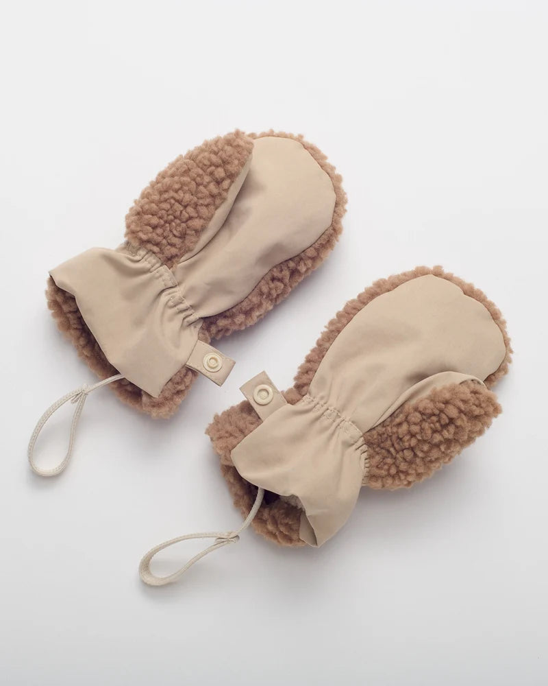 Benji Applique Sherpa Mittens | OatCacao