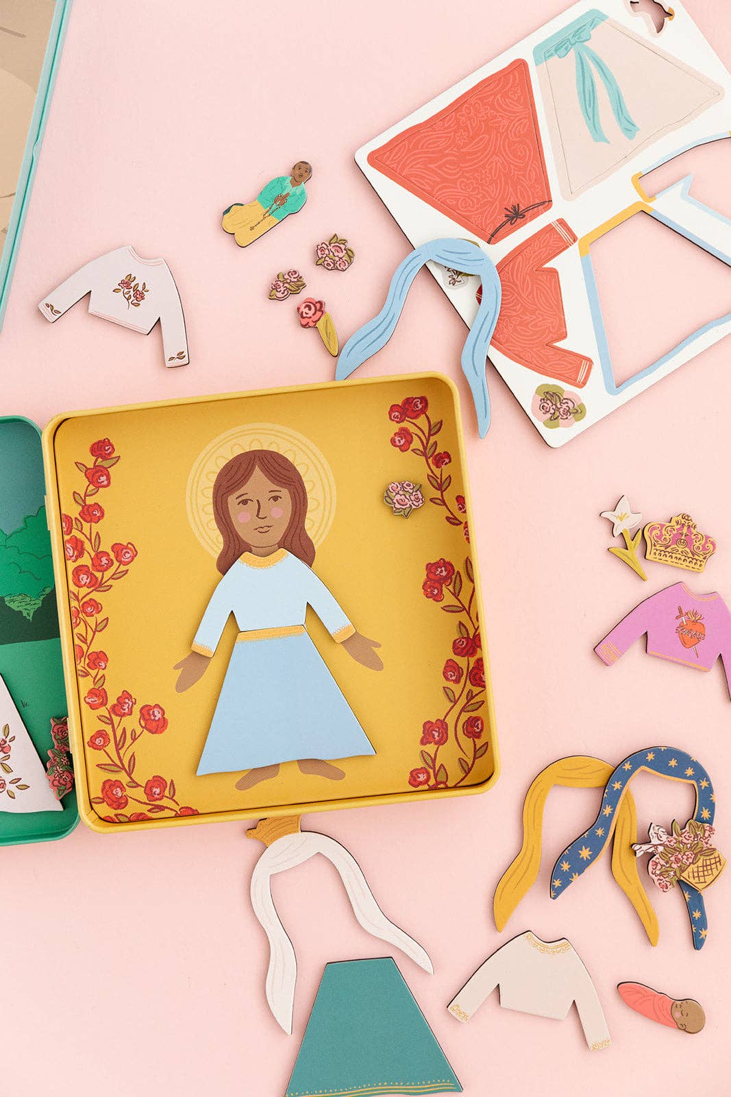 Magnet Playset | Dress Up Mary