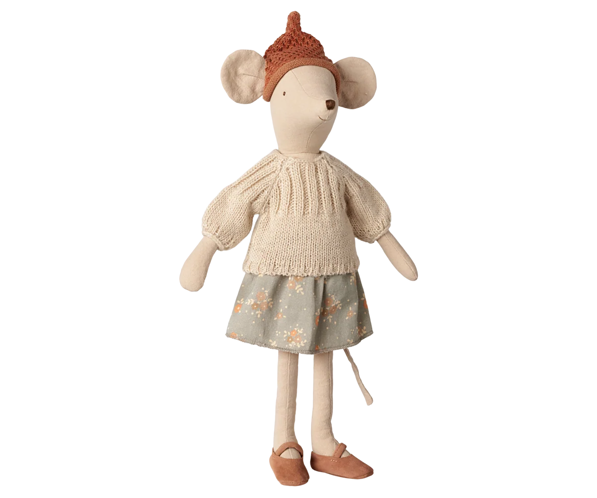 Medium Mouse | Sweater and Skirt