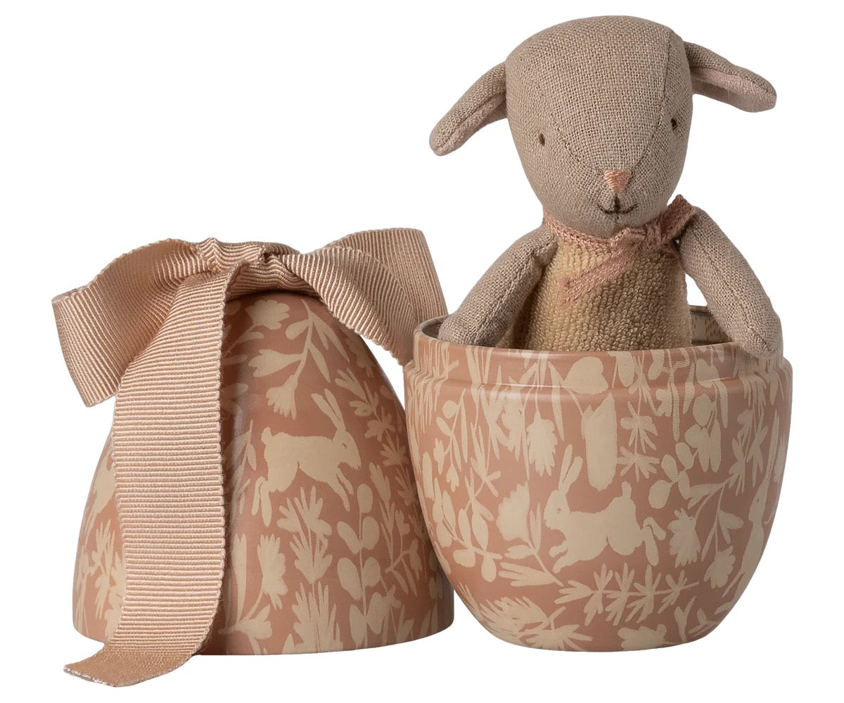 Easter Egg With Micro Lamb | Powder