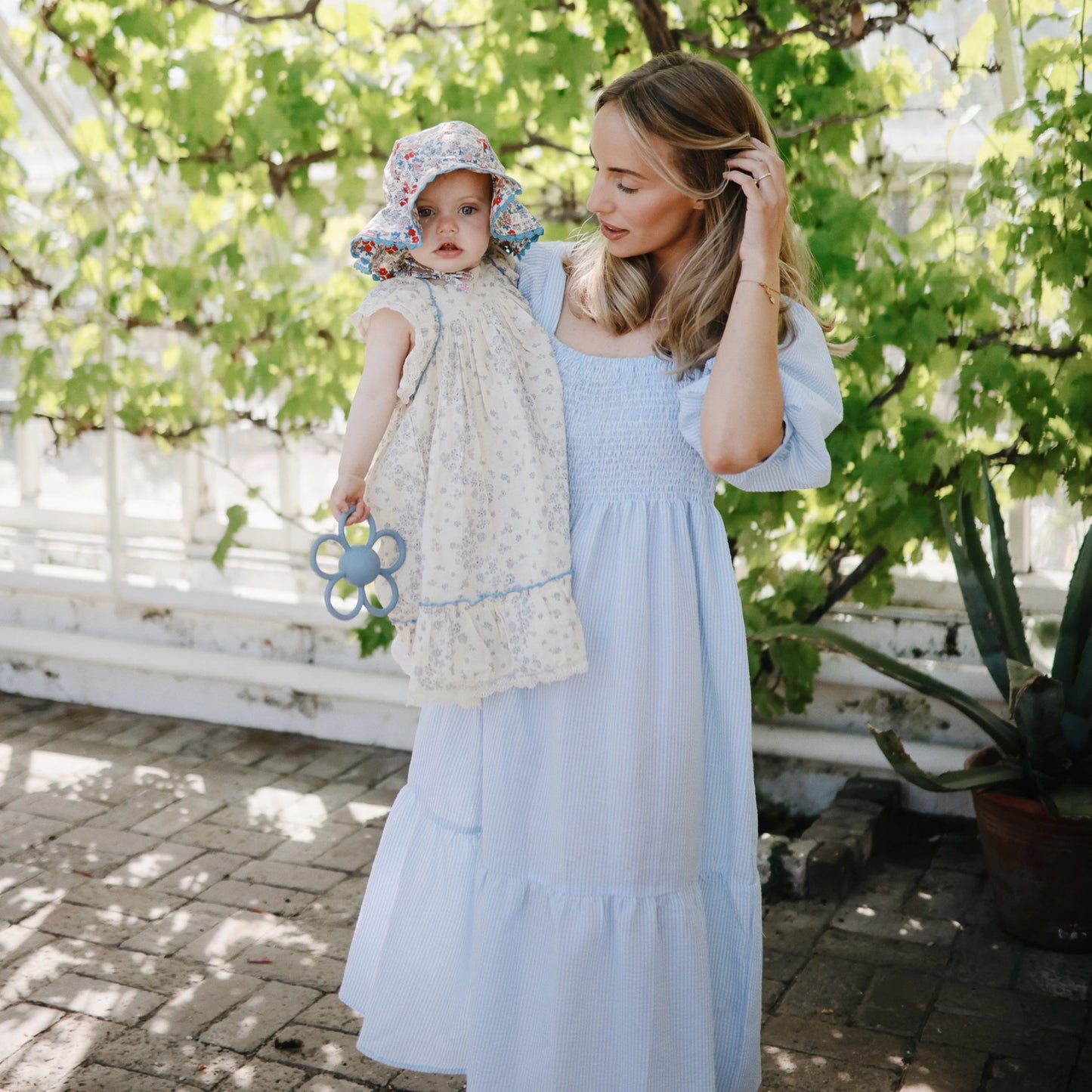 Daisy Rattle Teether | Faded Denim