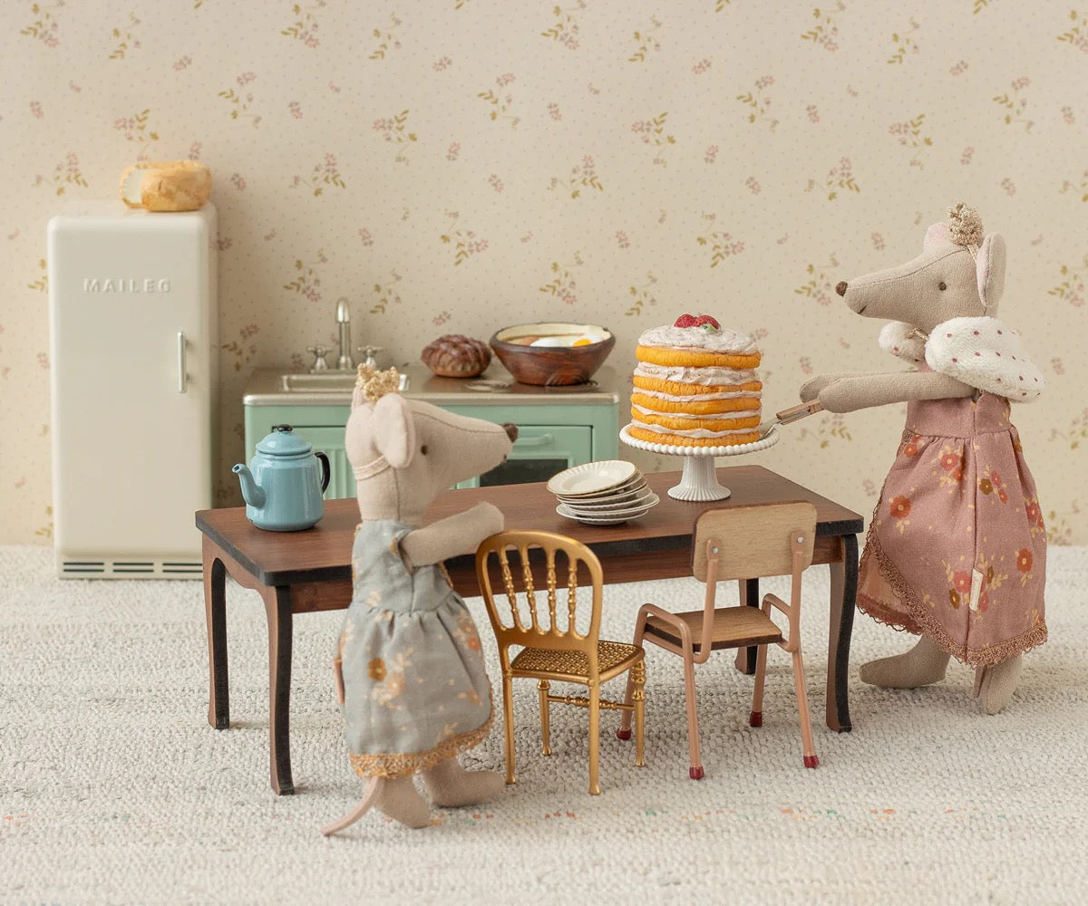 Mouse Long Dining Table