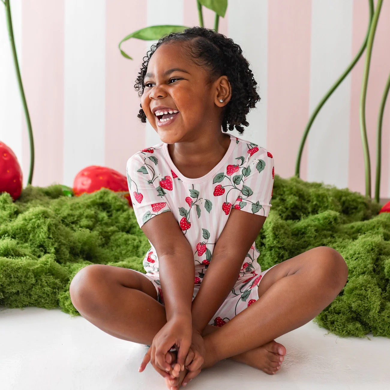 Short Sleeve Pajamas | Strawberry Fields