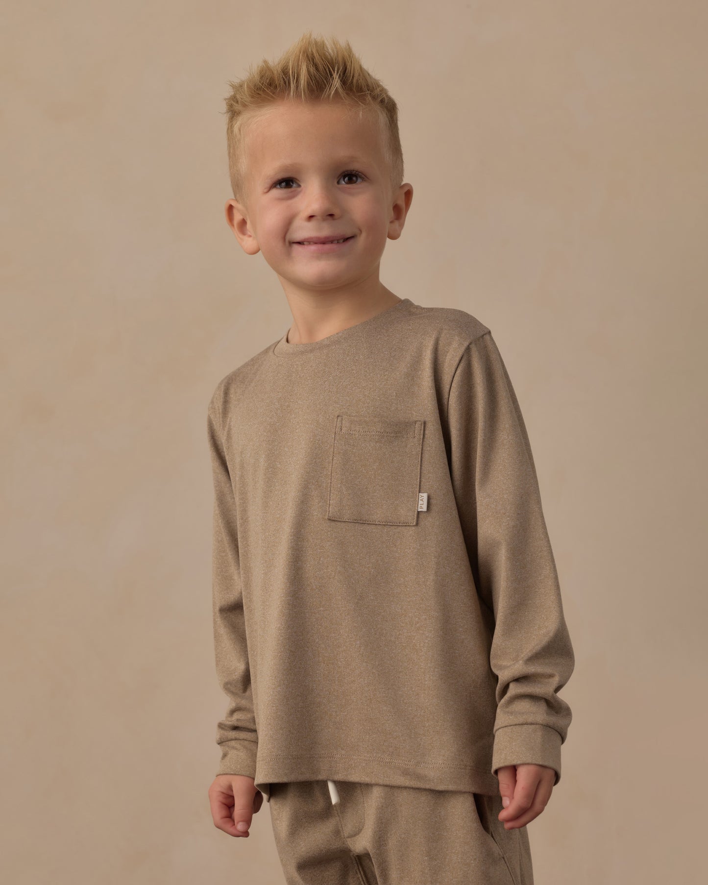 Long Sleeve Pocket Tee | Heathered Olive