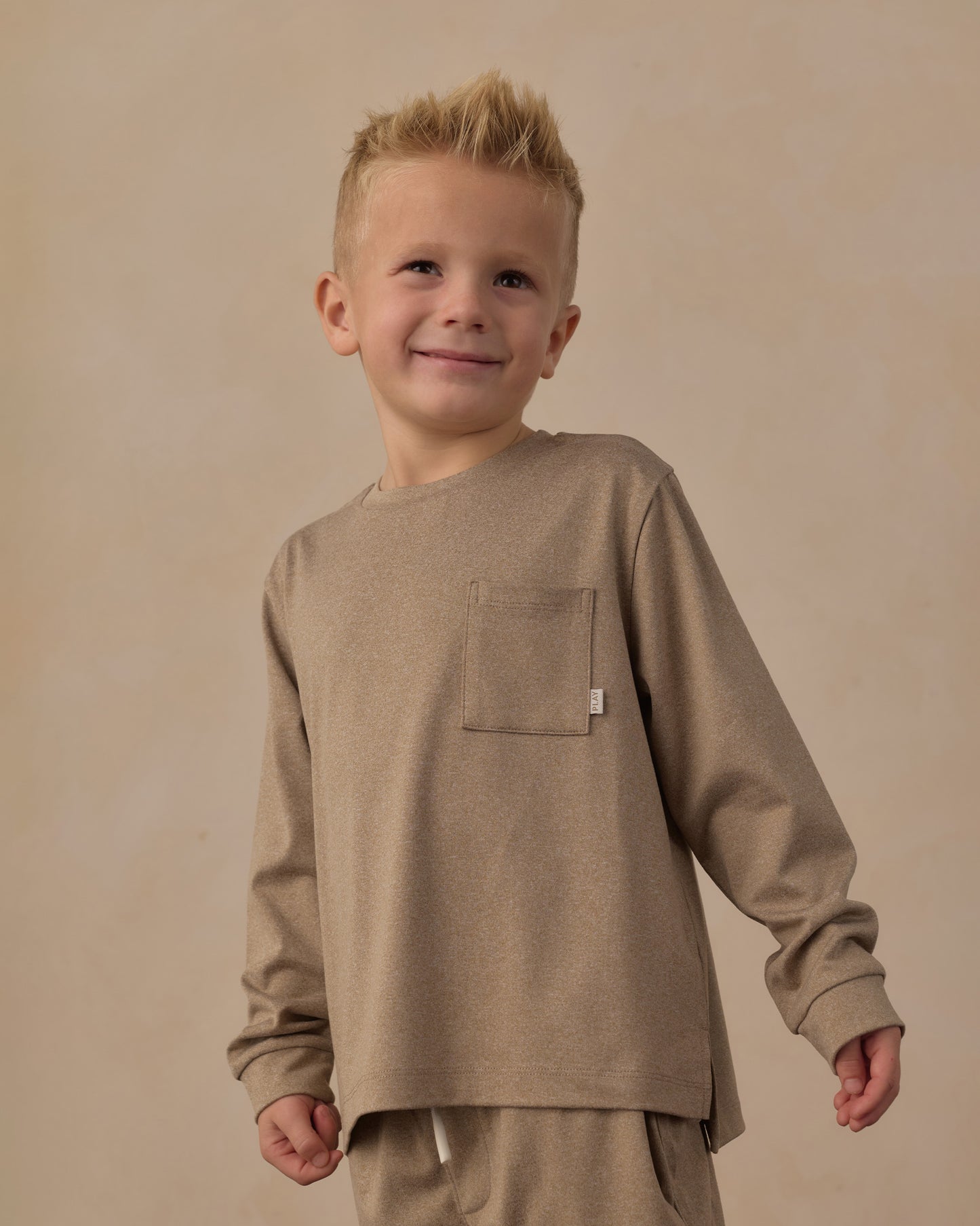 Long Sleeve Pocket Tee | Heathered Olive