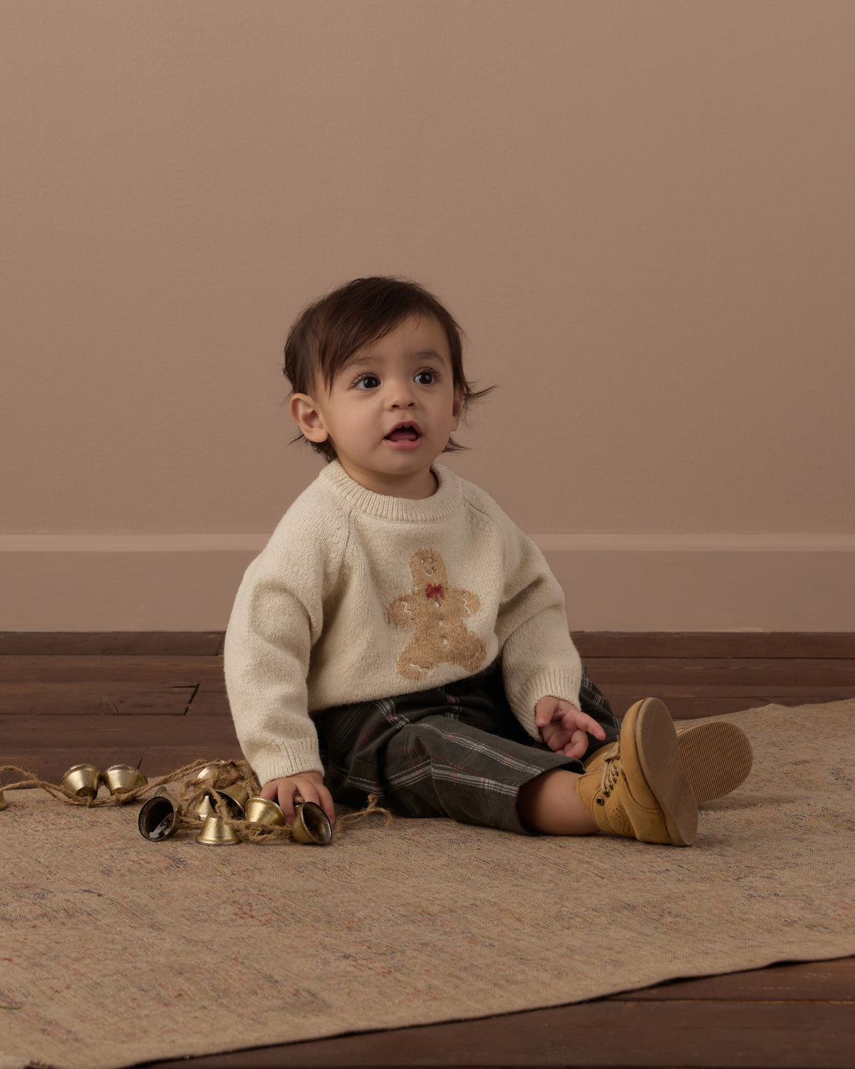 Relaxed Raglan Sweater | Gingerbread Man