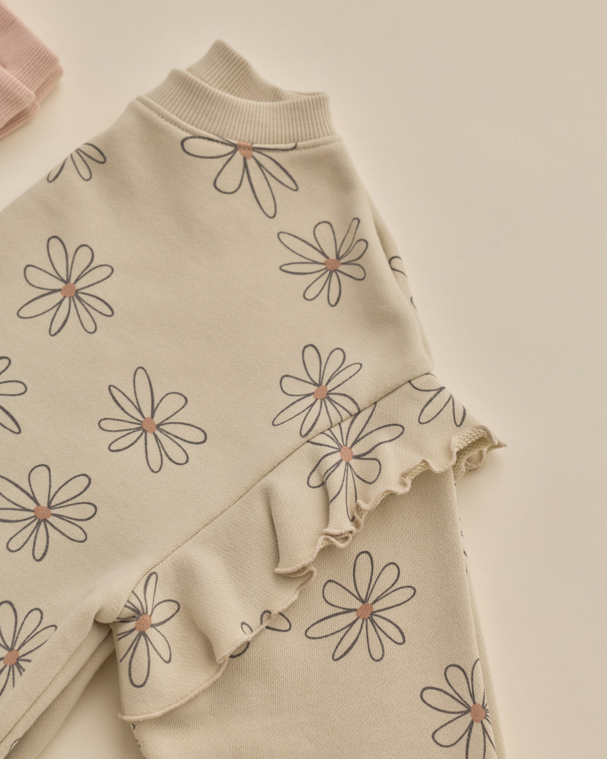 Ruffle Sweatshirt | Big Daisy