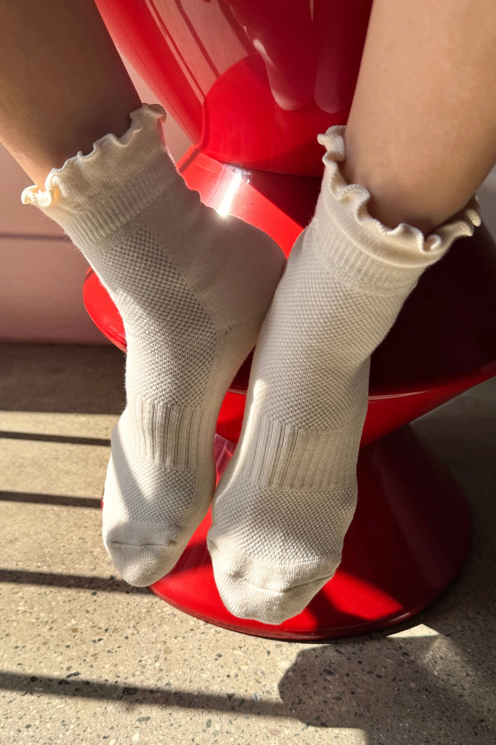 Ruffled Huggers Crew Socks | Vanilla/Red