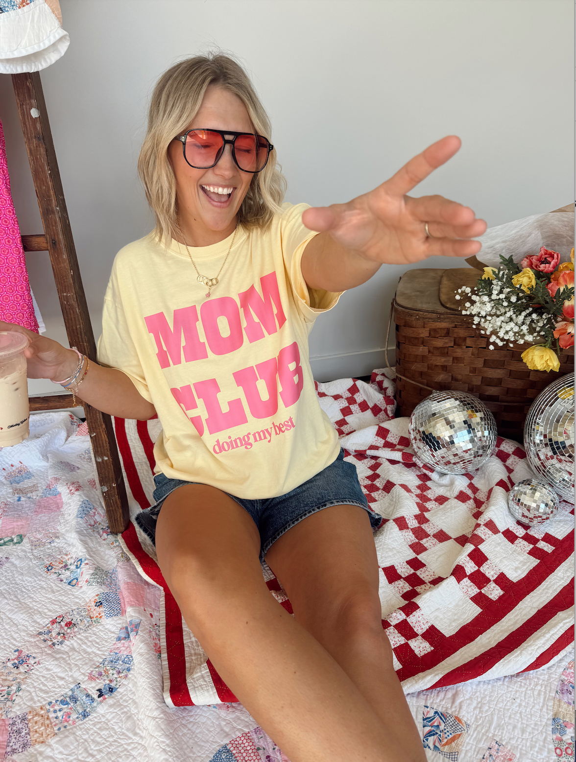 Mom Club Tee | Banana