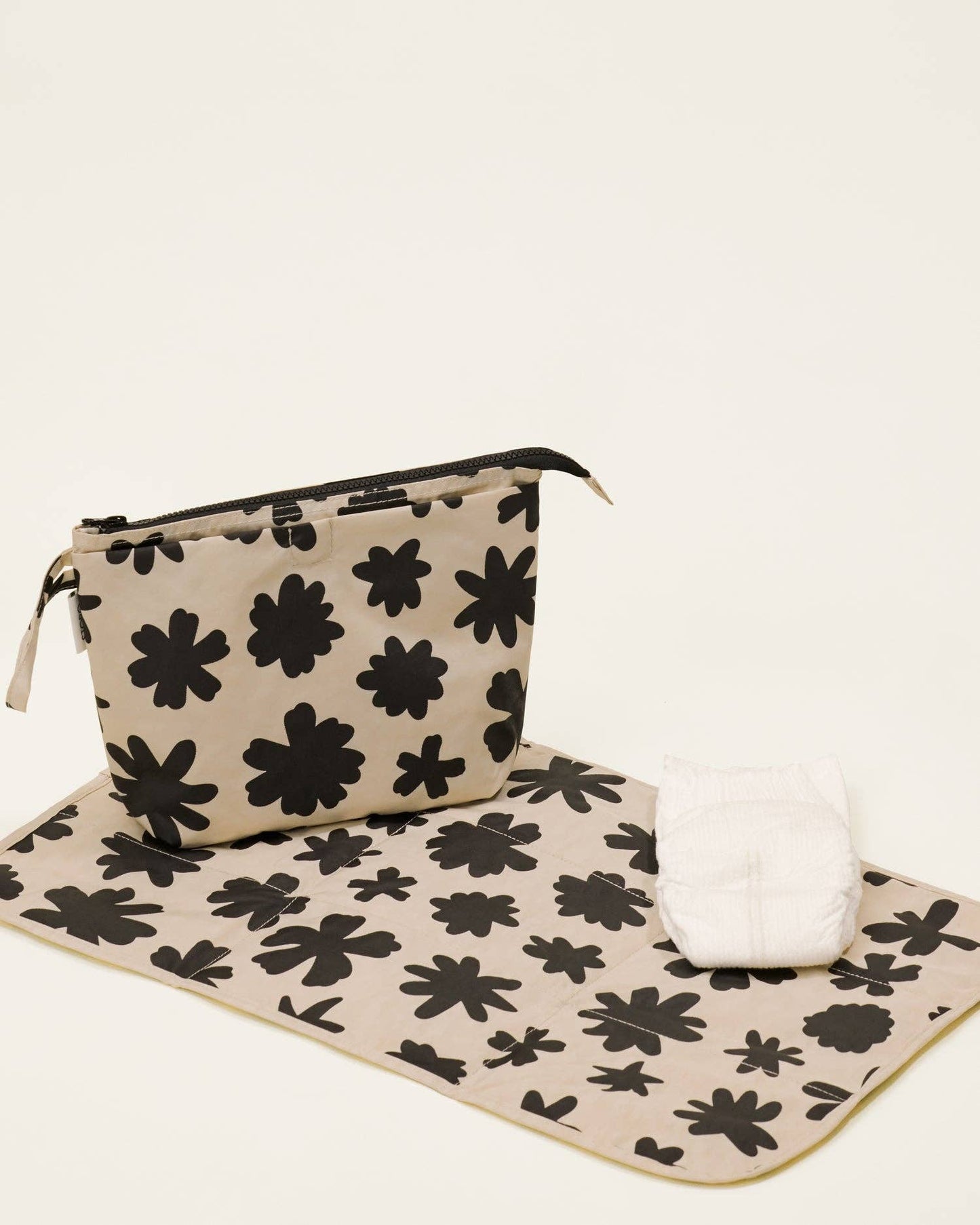 Quick Change Kit Bag: Black Grid