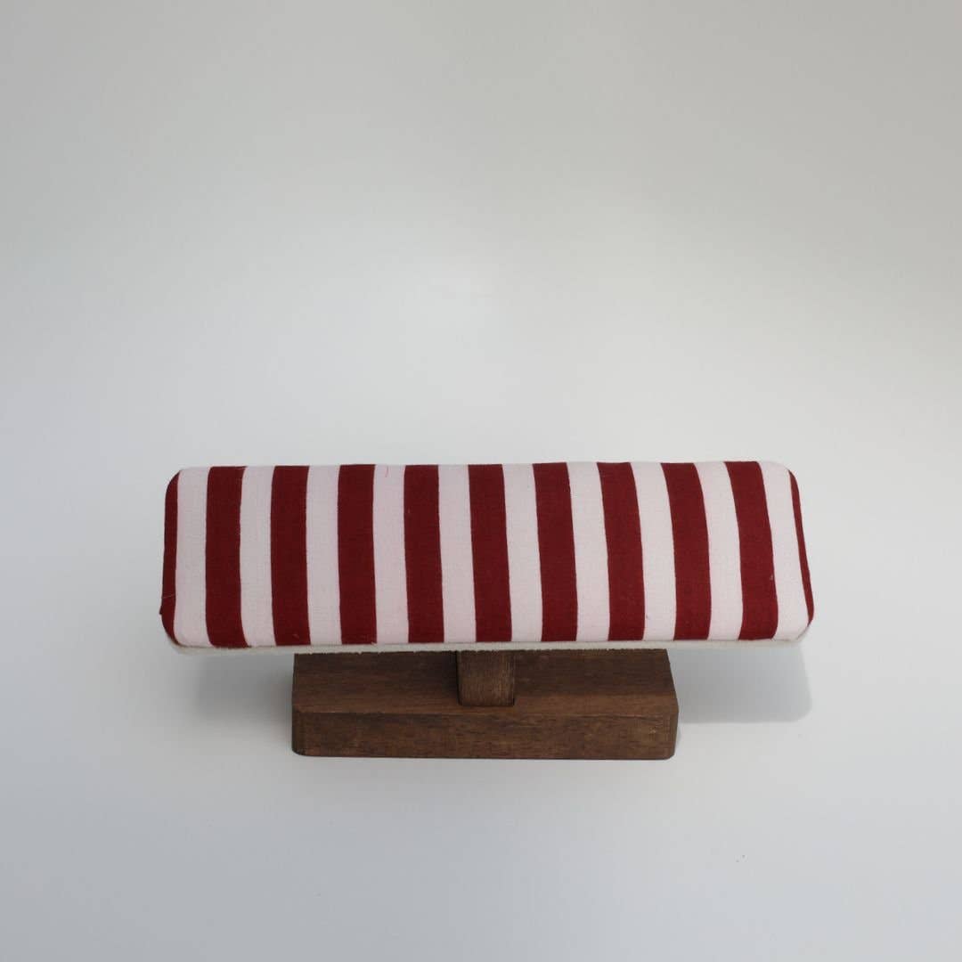 Custom Bracelet Display Stand: Green & Light Green
